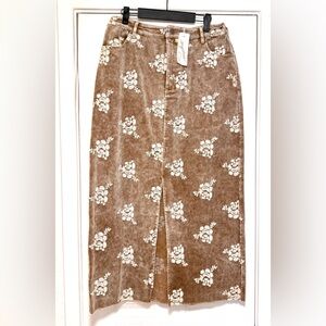 Women’s Embroidered Corduroy Front Slit Skirt